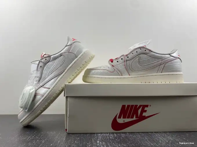 HYPE Jordan OG Low DM7866-601 Travis Scott x 1 Air 0421